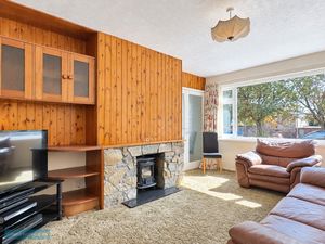 Sitting room- click for photo gallery